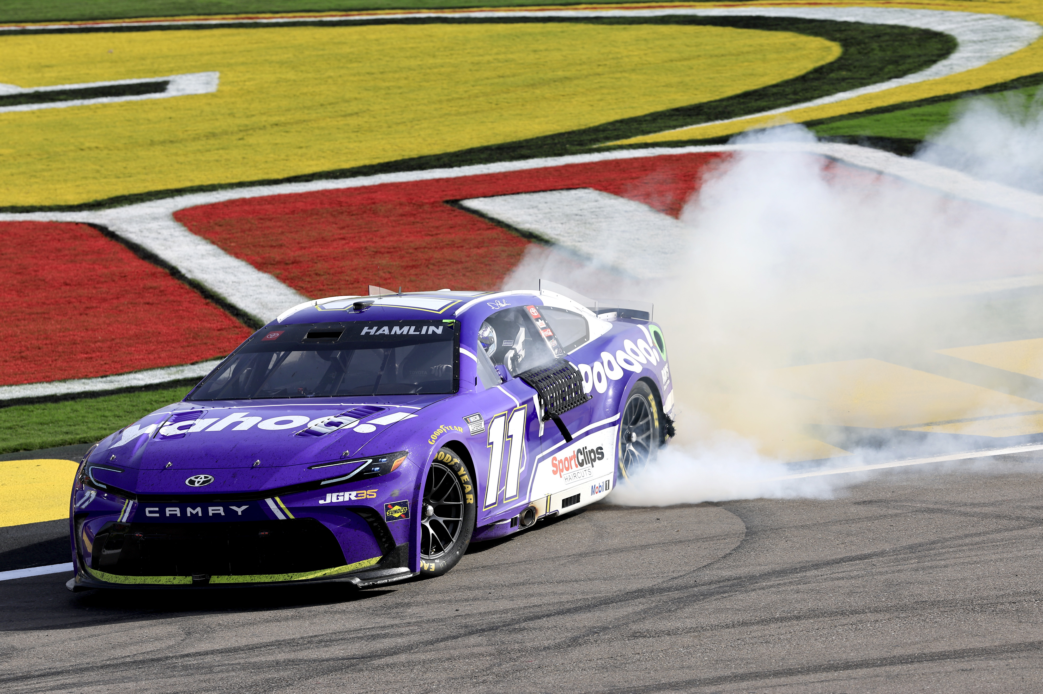 #11: Denny Hamlin, Joe Gibbs Racing, Yahoo! Toyota Camry
