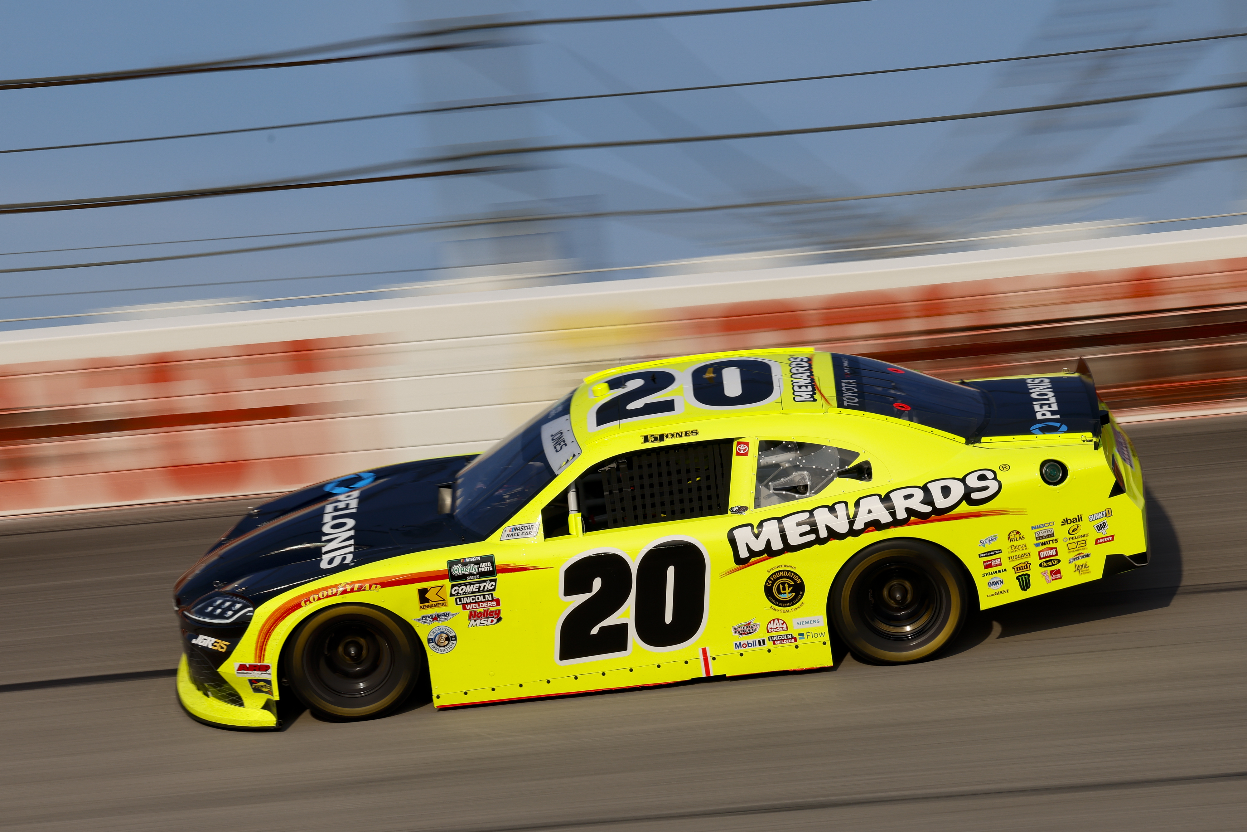 Sport Clips Haircuts VFW Help A Hero 200