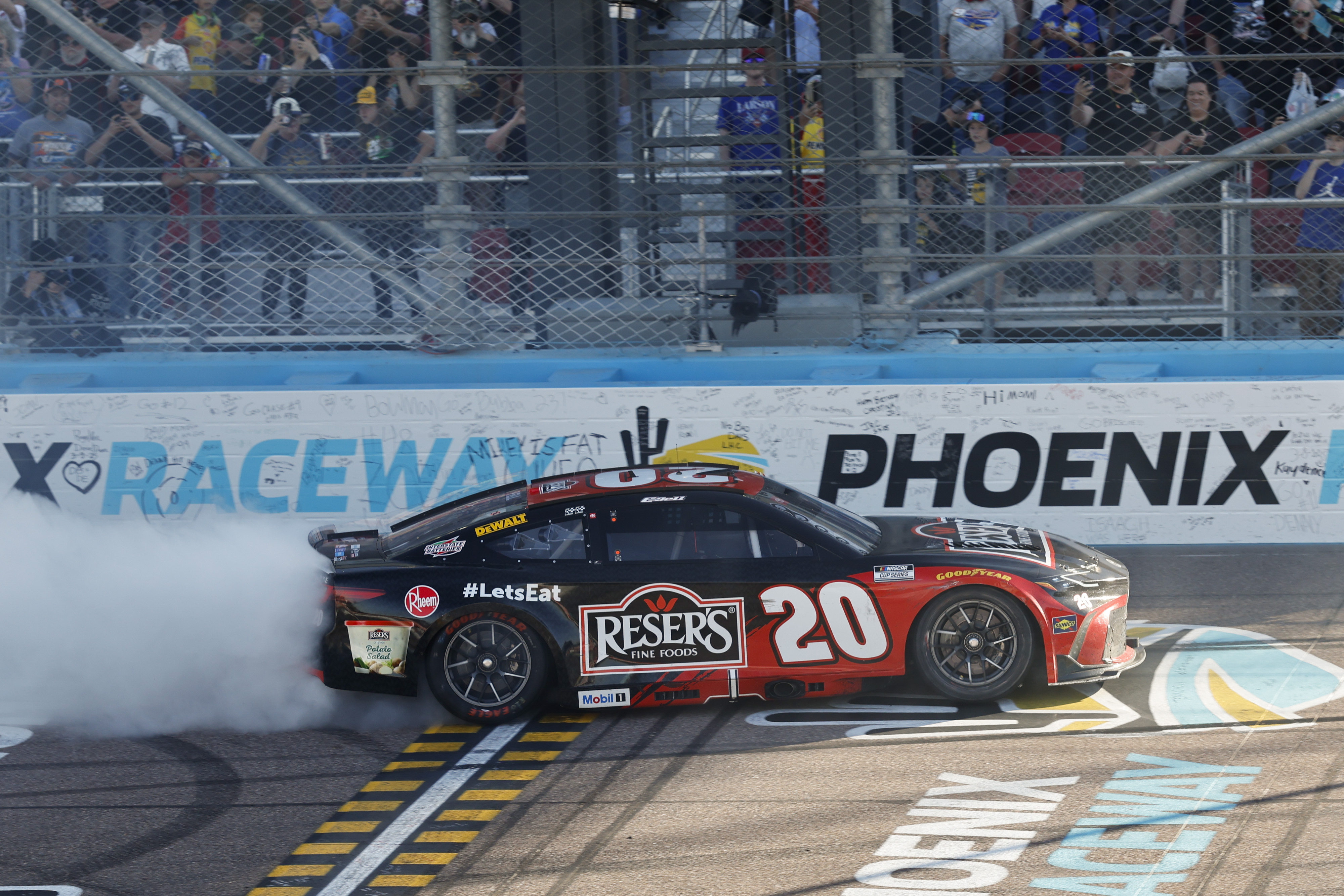 #20: Christopher Bell, Joe Gibbs Racing, Reser's Fine Foods Toyota Camry