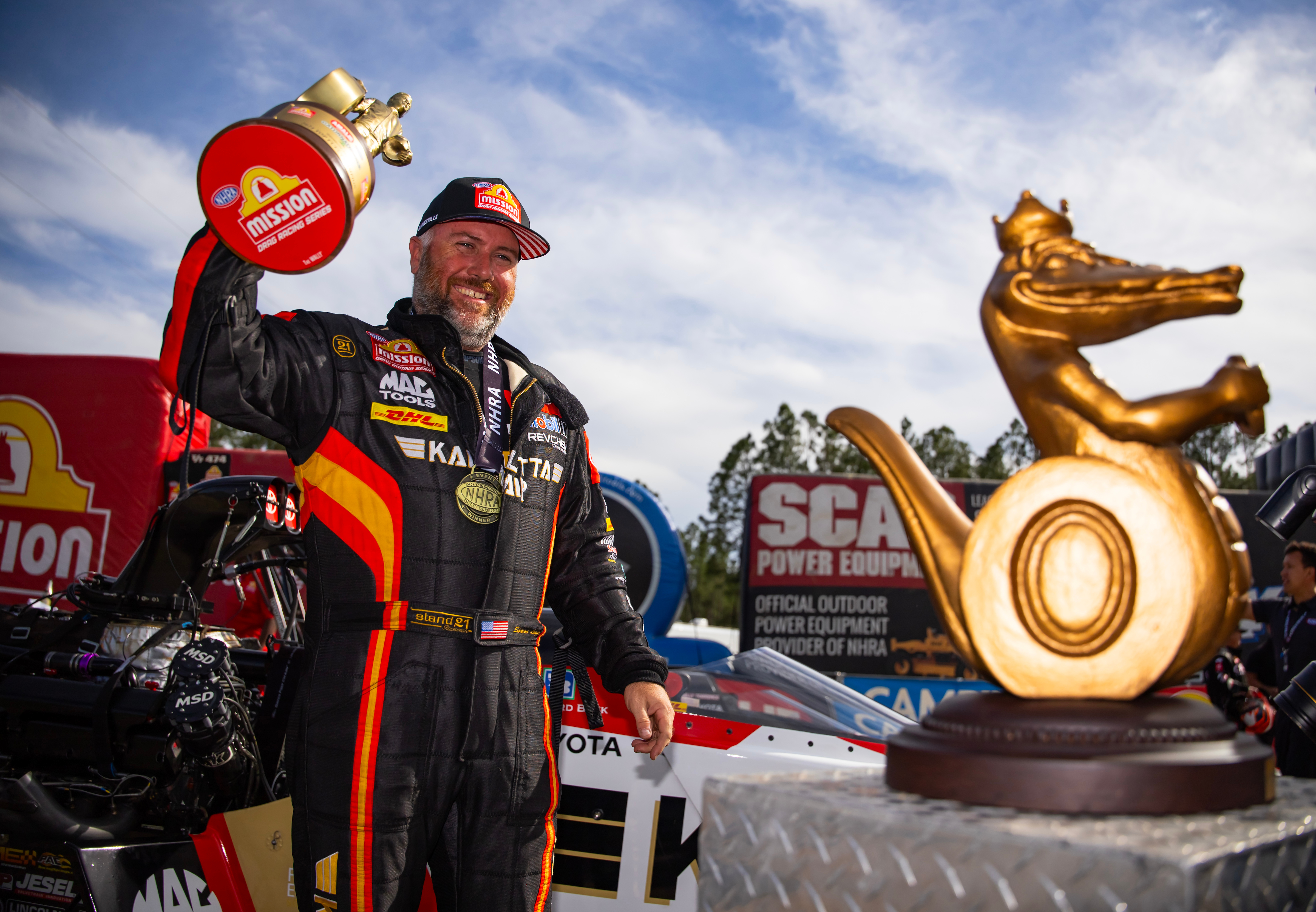 Shawn Langdon, Kalitta Air, top fuel, victory, celebration, trophy