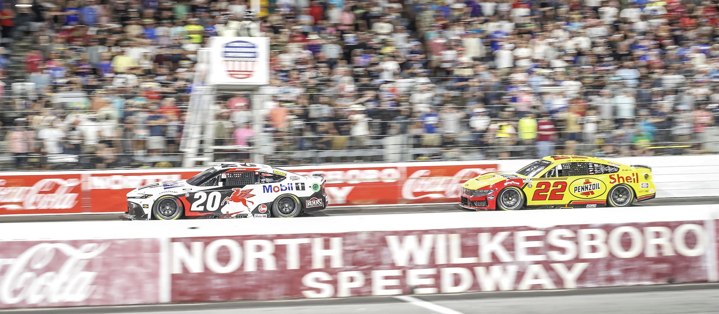 #20: Christopher Bell, Joe Gibbs Racing, Mobil 1 Toyota Camry