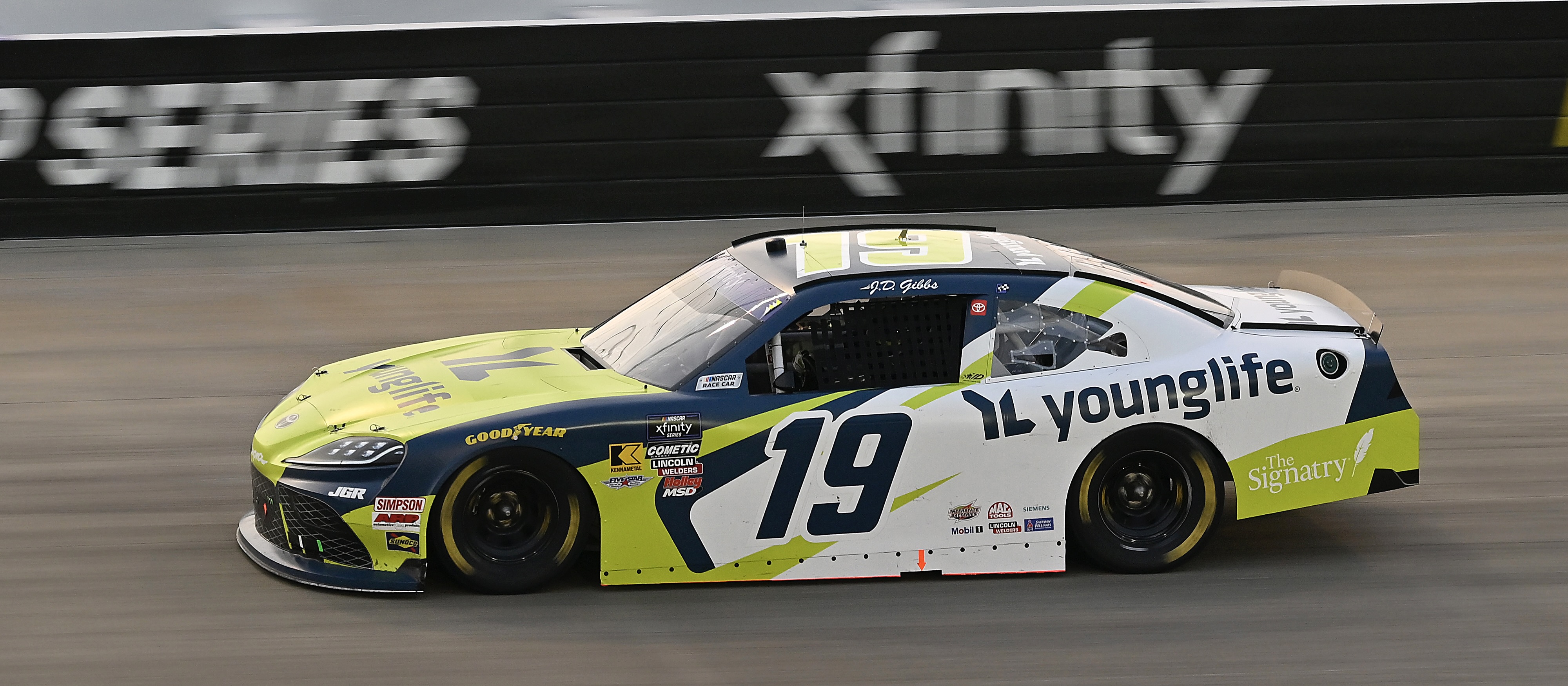 #19: Aric Almirola, Joe Gibbs Racing, Young Life Toyota Supra