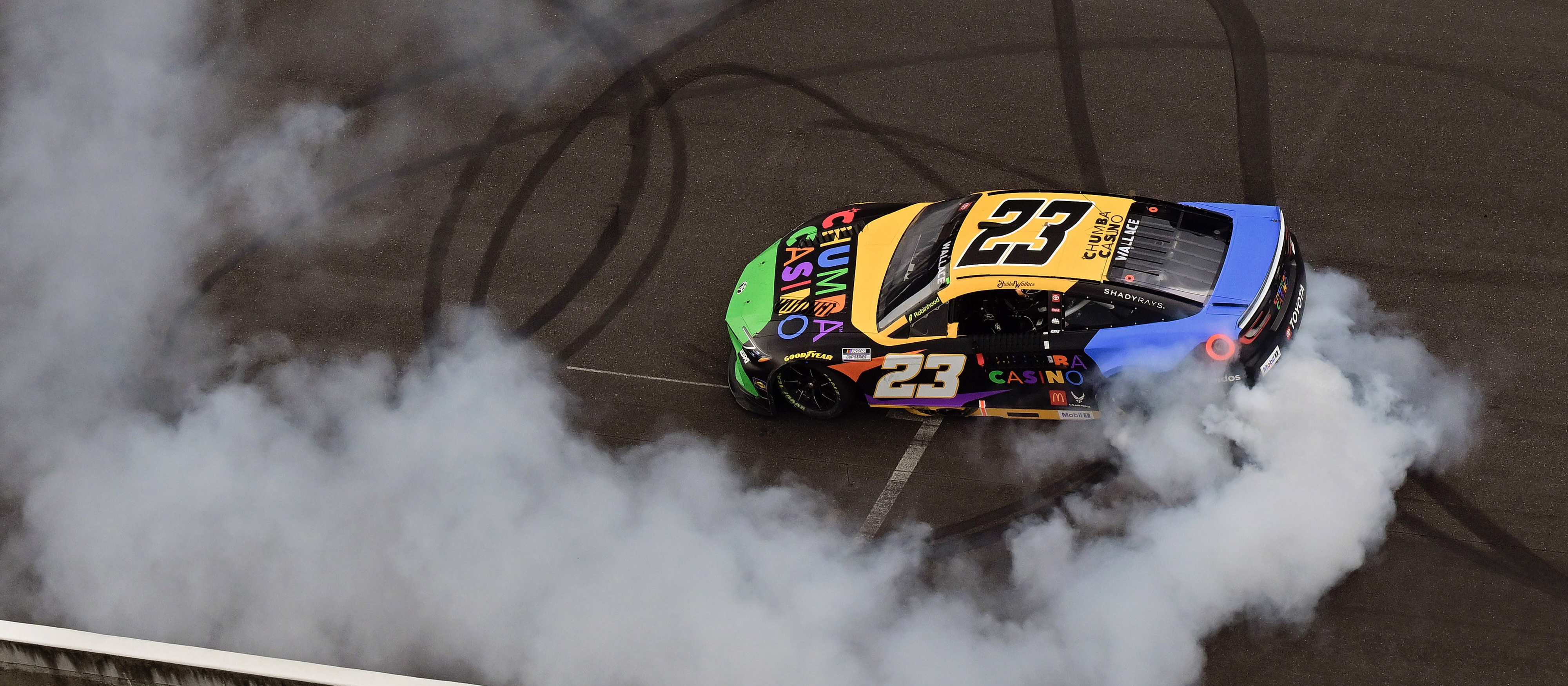 #23: Bubba Wallace, 23XI Racing, Chumba Casino Toyota Camry celebrates his win