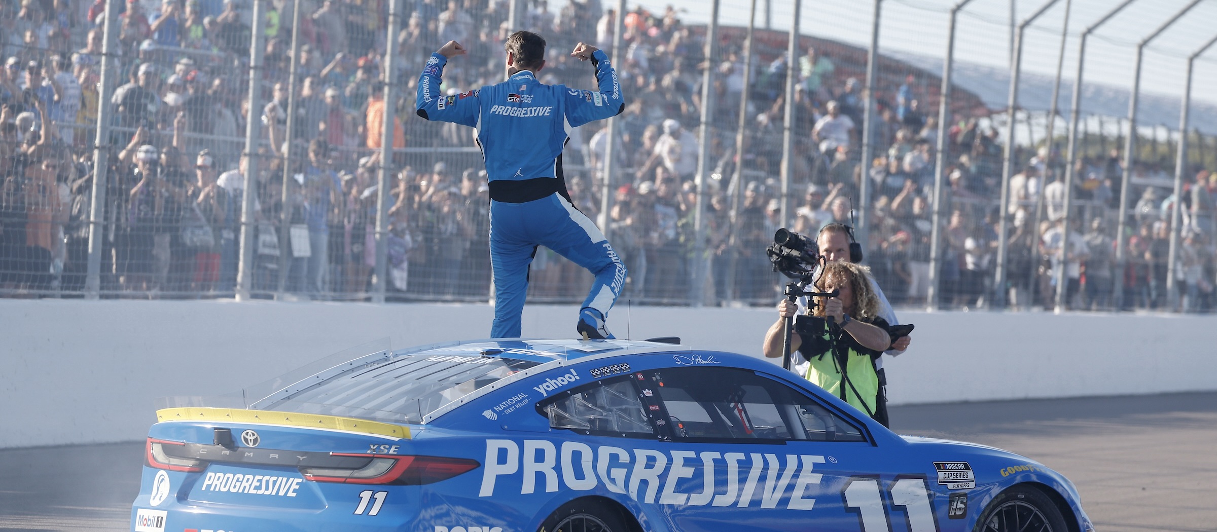 #11: Denny Hamlin, Joe Gibbs Racing, Progressive Toyota Camry