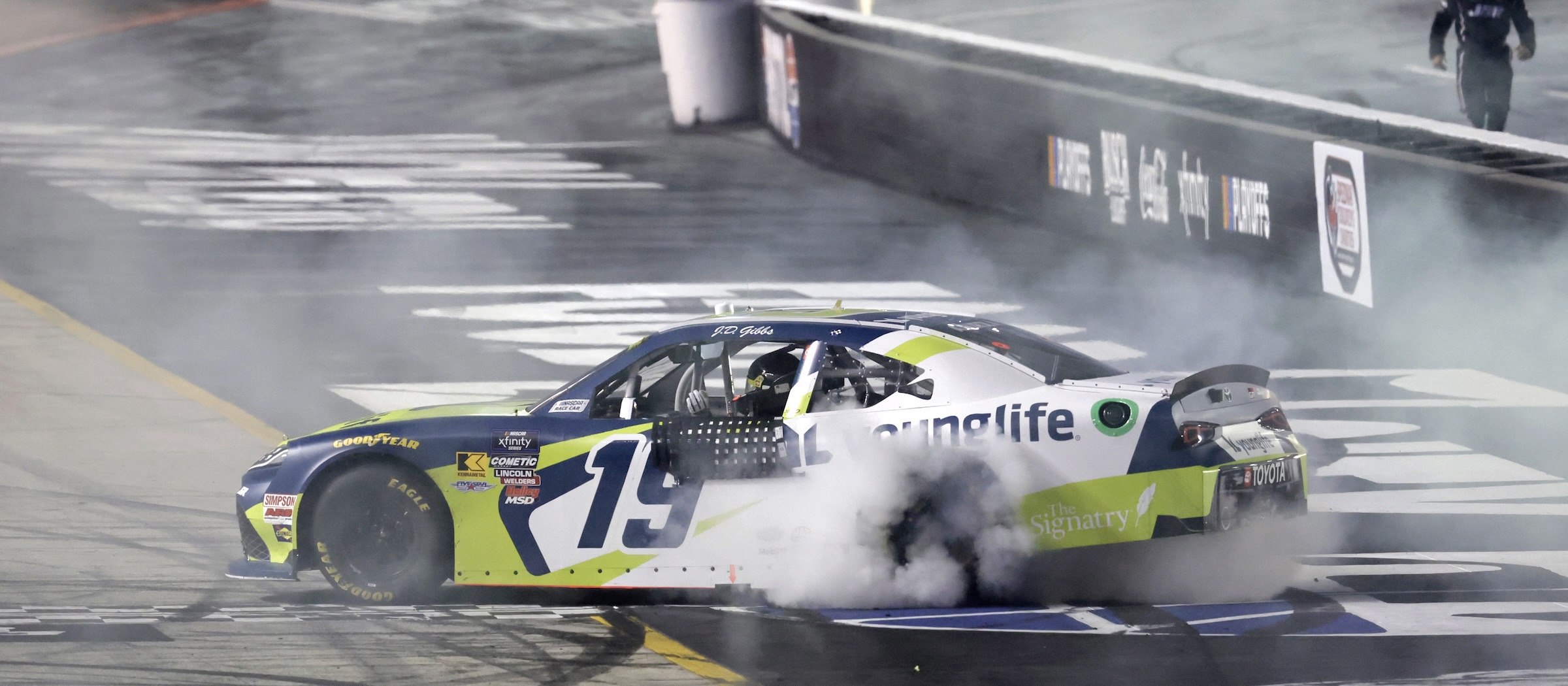 #19: Aric Almirola, Joe Gibbs Racing, Young Life Toyota Supra