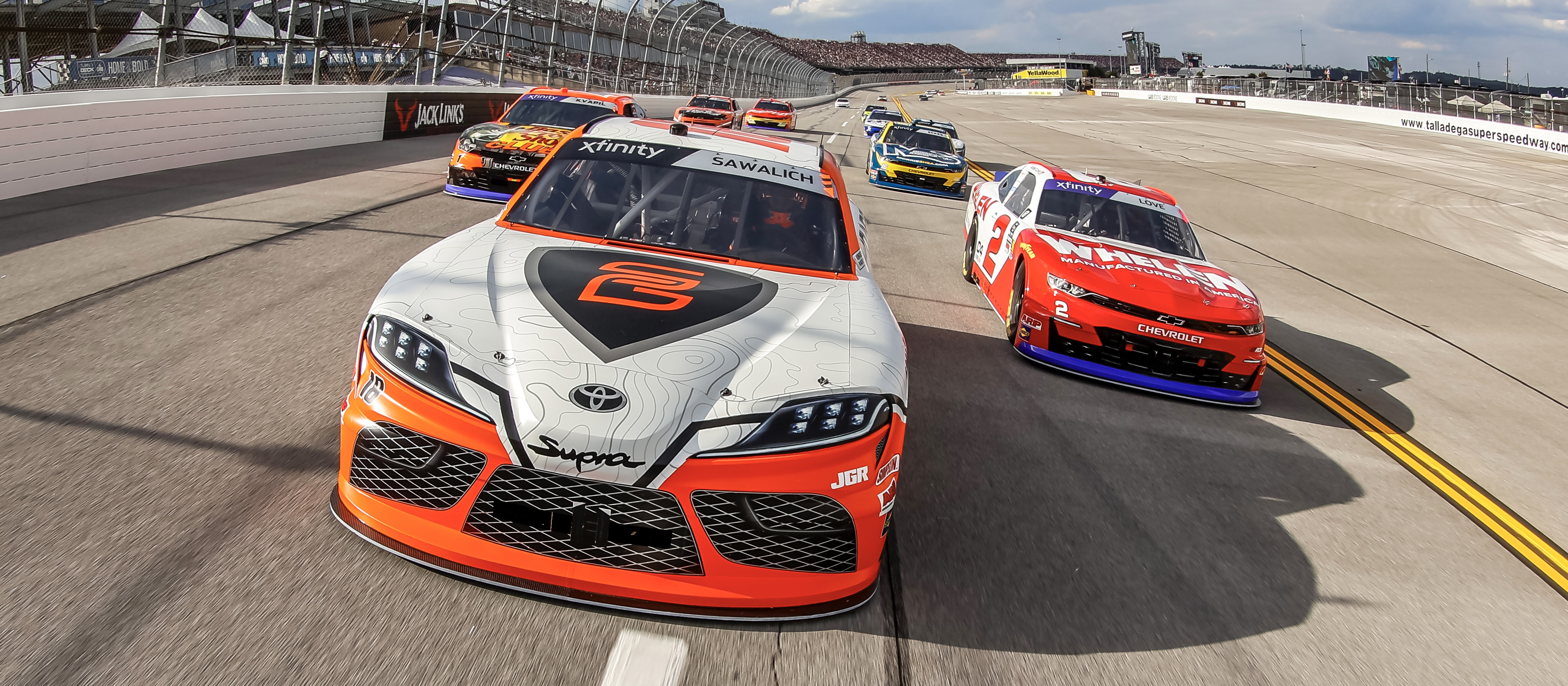 #18: William Sawalich, Joe Gibbs Racing, Soundgear Toyota Supra, #2: Jesse Love, Richard Childress Racing, Whelen Chevrolet